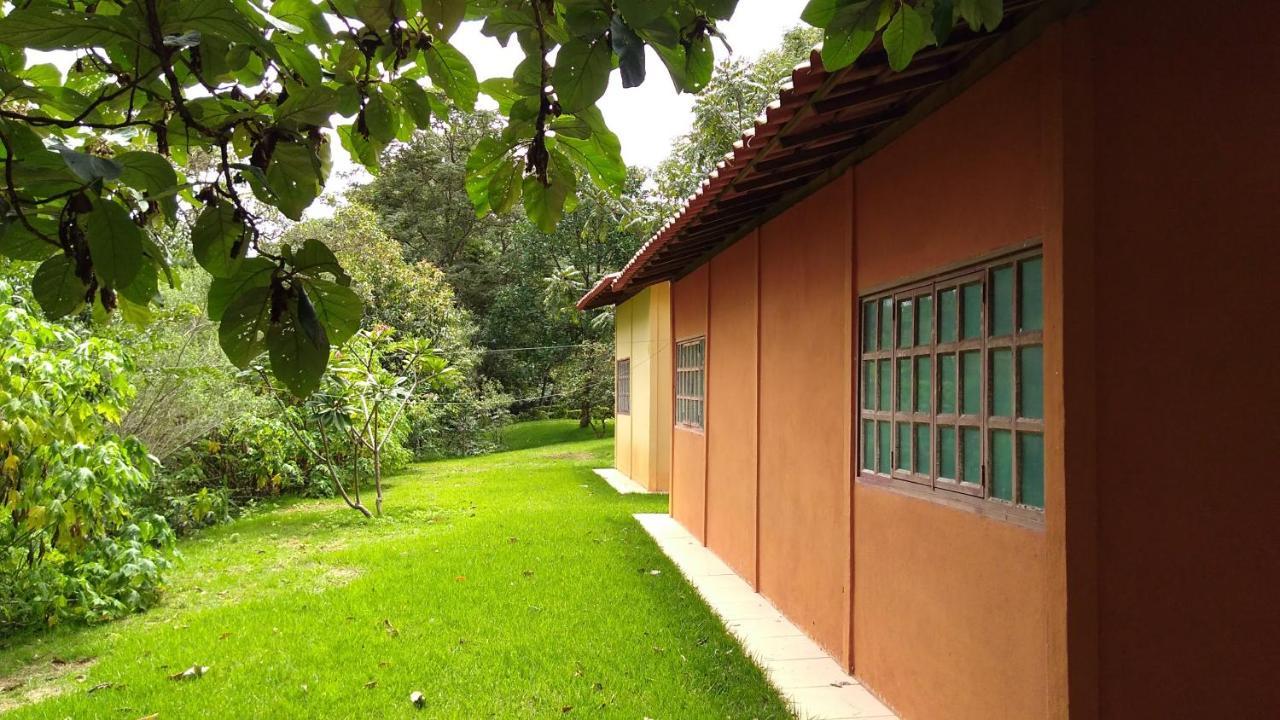 Govinda Moeda Pousada Buitenkant foto